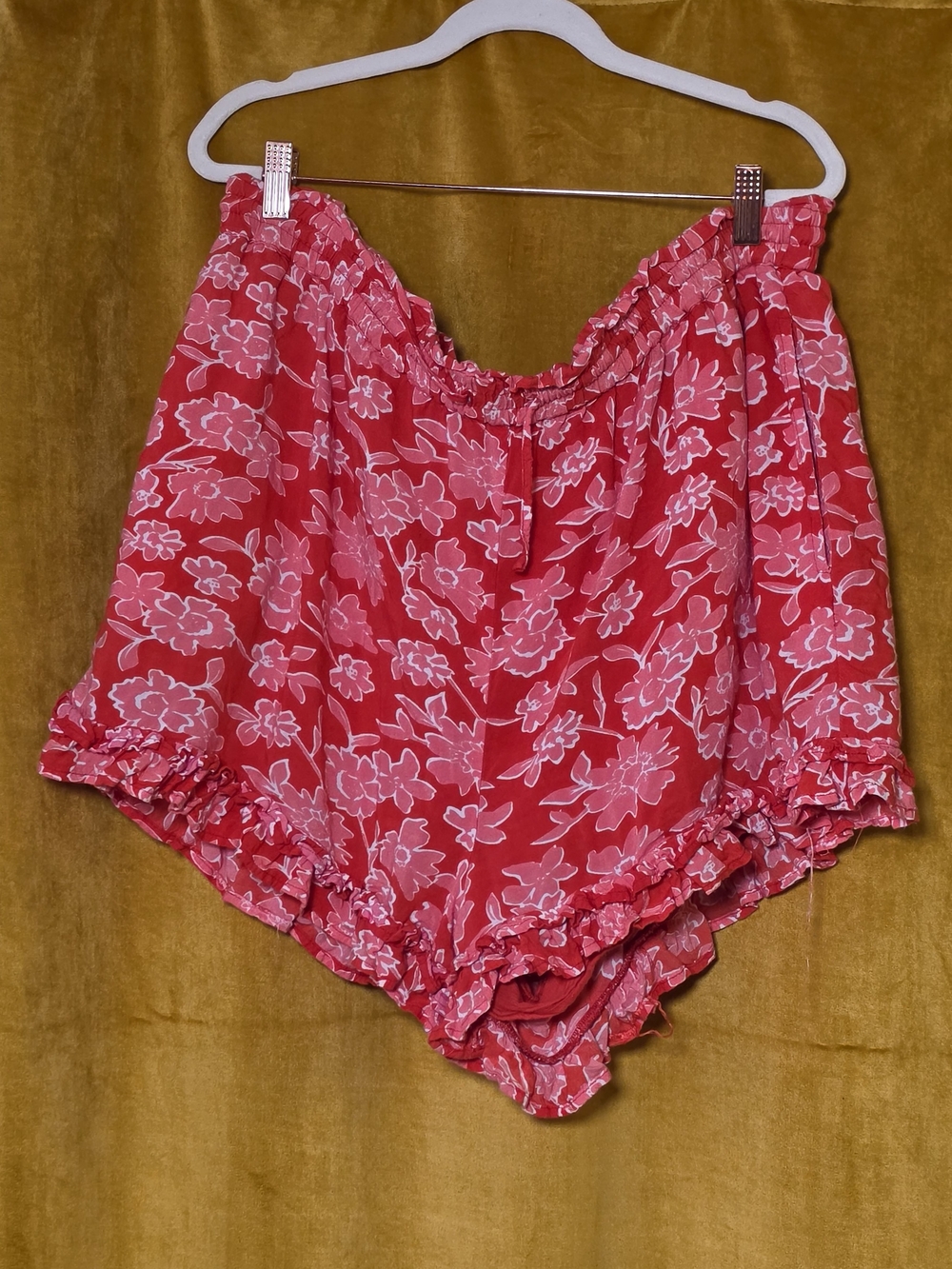 Women's Red Floral Ruffle-Hem Lounge Shorts